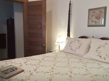 Crescent Lily Inn B&B