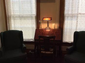 Crescent Lily Inn B&B