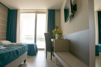 Hotel Belvedere, Torre Dell'orso