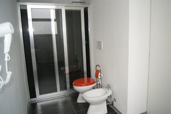 Hostal Oasis Park Hotel