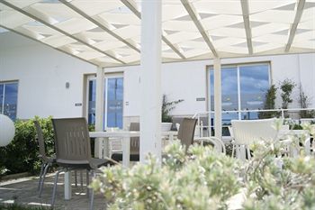 Hostal Oasis Park Hotel