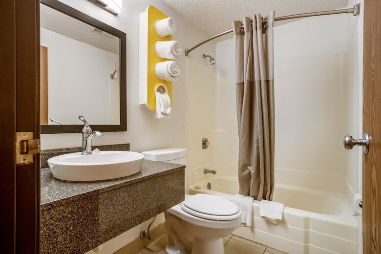 Motel 6 Albert Lea