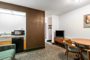 Motel Econo Lodge Inn And Suites