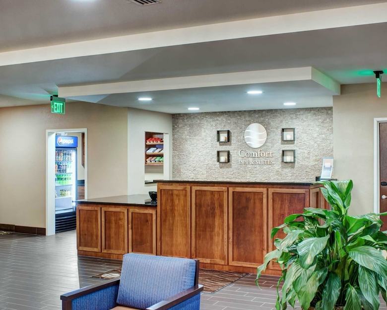Hotel Comfort Inn & Suites