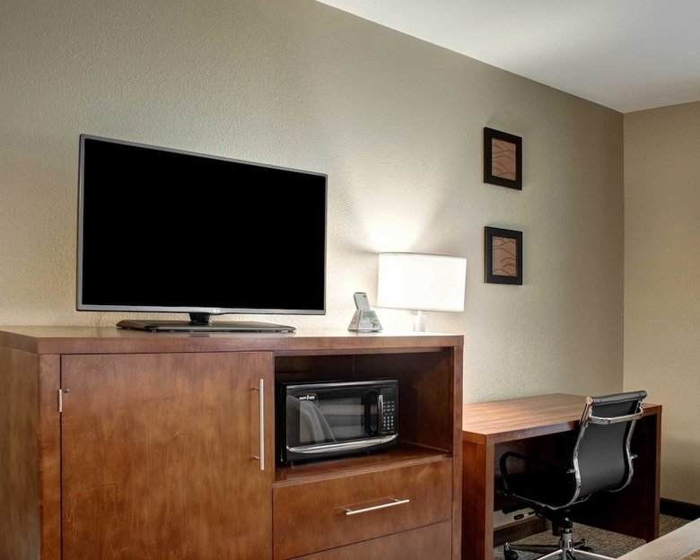 Hotel Comfort Inn & Suites
