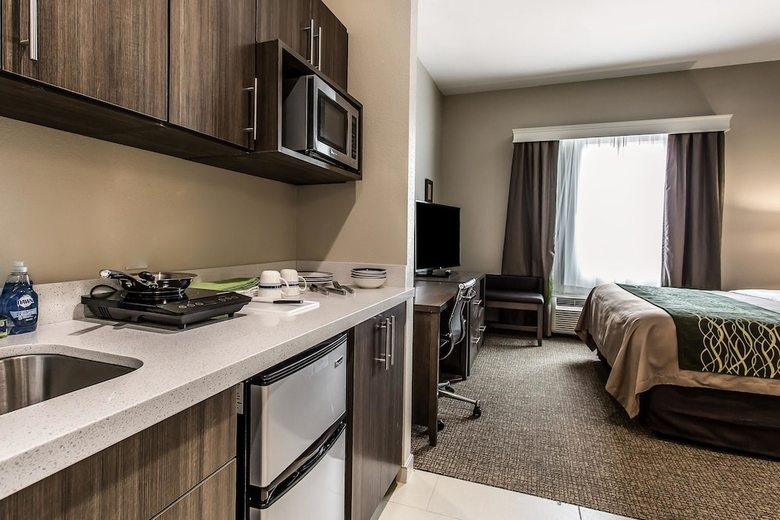 Hotel Comfort Inn & Suites