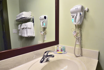 Hotel Quality Inn & Suites