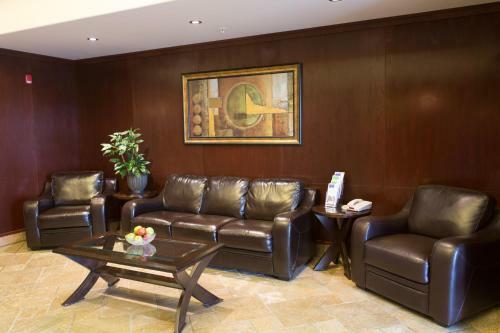 Holiday Inn Express Hotel & Suites Whitecourt