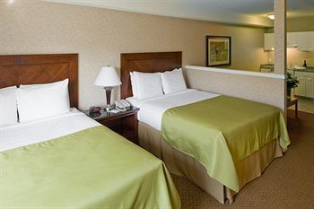 Hotel Pacific Inn & Suites