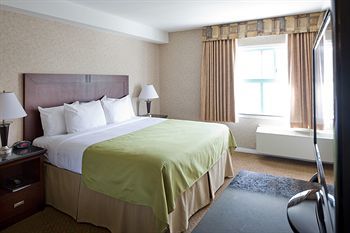 Hotel Pacific Inn & Suites