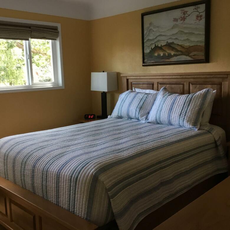James Bay Inn Hotel & Suites