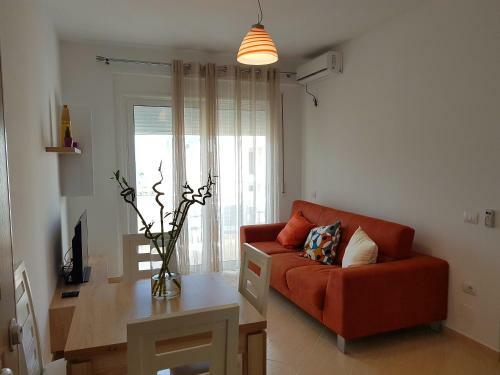 Flori Beach Apartment Radhime