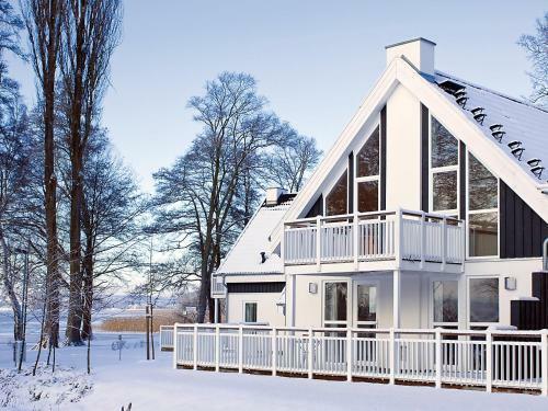 Hotel Holiday Home Schlosspark Bad Saarow.5