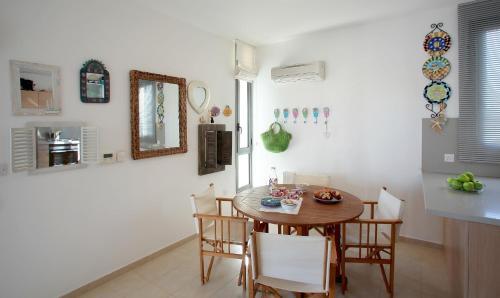 Villa Napa Pearl