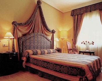 Insignia Hotel Del Val