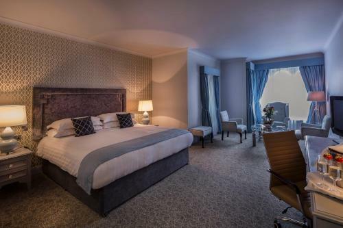 Treacys Oakwood Hotel