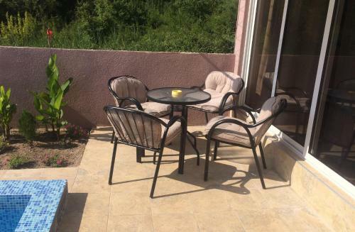 Apartments Lav Costas