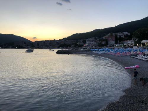 Apartments Lav Costas