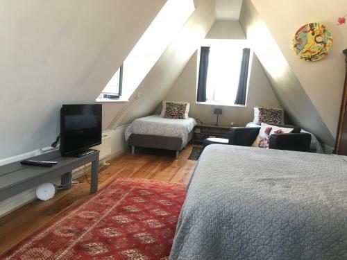 Hostal B&B Central