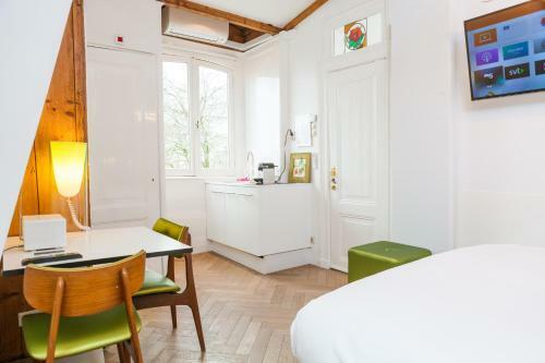 Amstel Corner Hotel