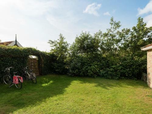 Spacious Apartment In Oosterend Terschelling Amidst Meadows
