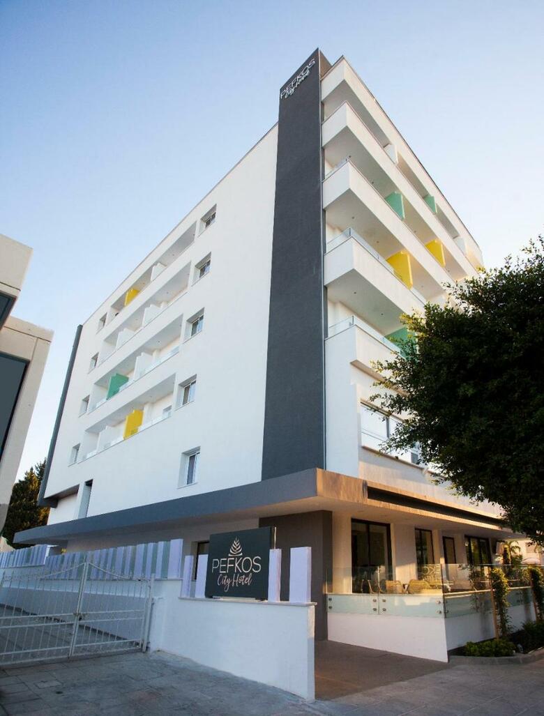 Hotel Pefkos