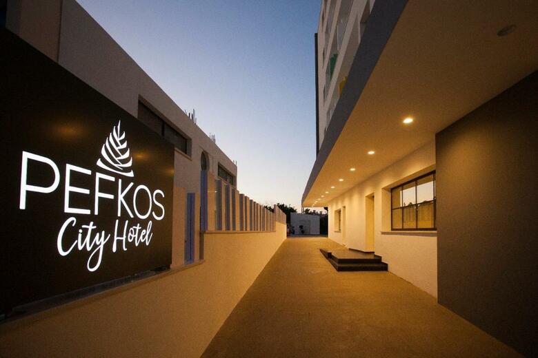 Hotel Pefkos