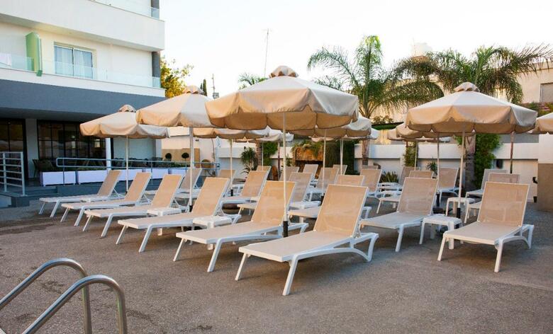 Hotel Pefkos