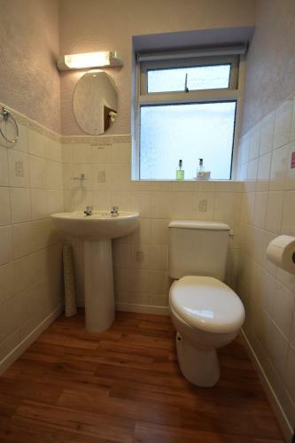 Hostal Churston Way Lodge Guest House