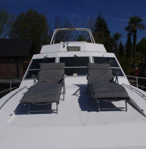 Riverscapes Heated Yacht Eucala