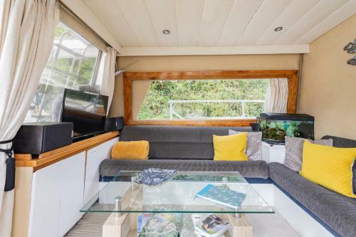 Riverscapes Heated Yacht Eucala