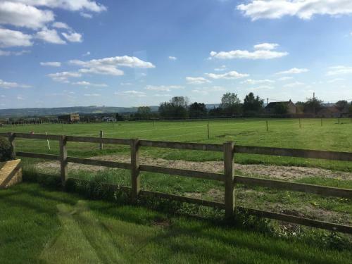 Rew Farm Country & Equestrian Accommodation