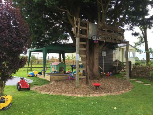Rew Farm Country & Equestrian Accommodation