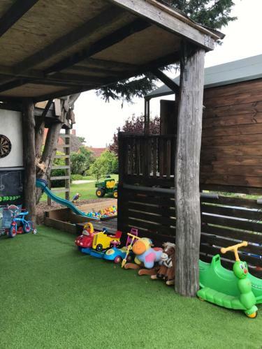 Rew Farm Country & Equestrian Accommodation