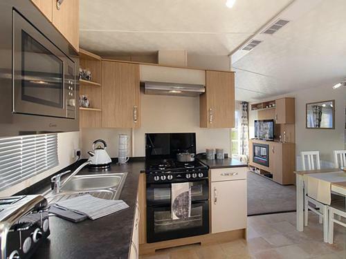 Bude Holiday Resort - Families And Couples Only