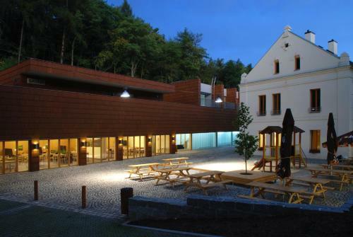 Hostal Restaurace A Pension H?eb�k�rna