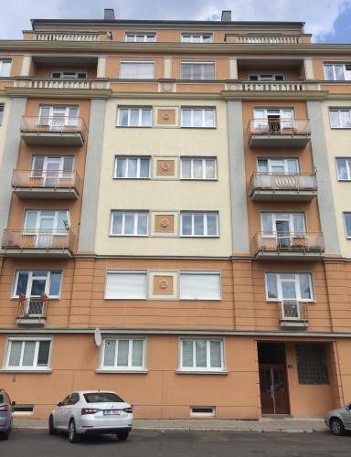 Feel Home Apartment Horova