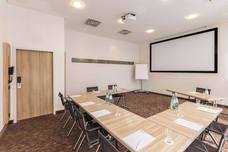 Hotel Park Inn By Radisson K�ln City West