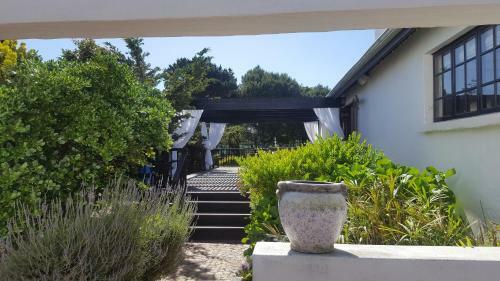 Buren Cottage