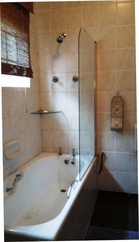 Hostal Falcon Crest Self Catering Cottages