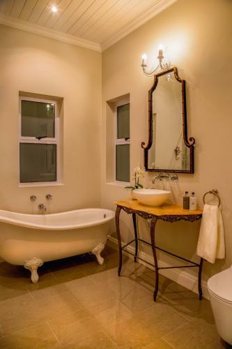 Hostal Bright On 5th Guest House