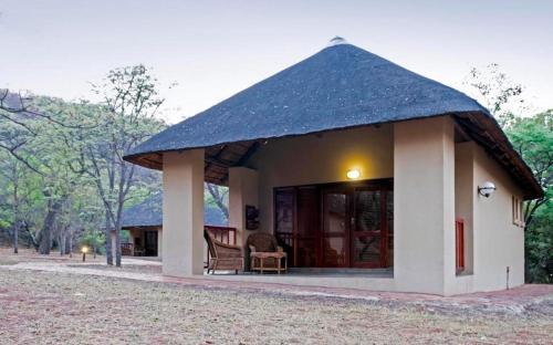 Izapa Bush And Game Lodge