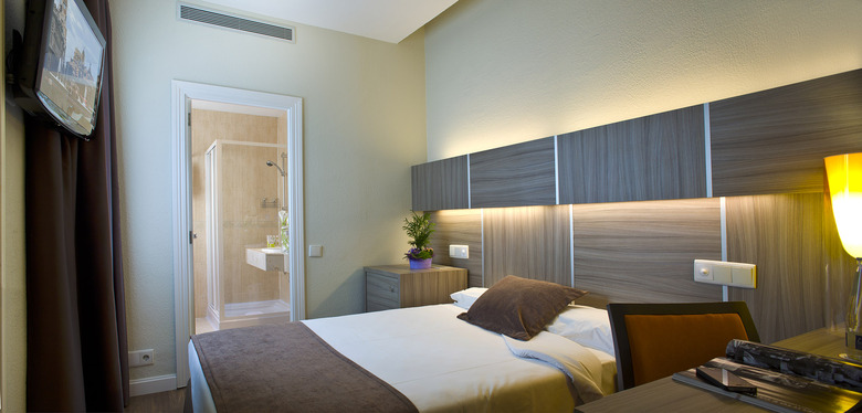 Hotel Serrano