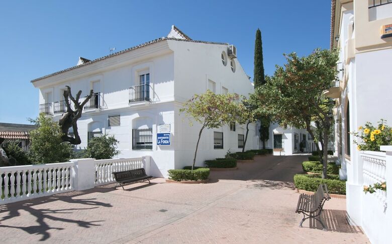 Apartamentos La Fonda