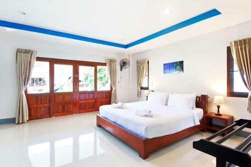 Breeze Bay Villa
