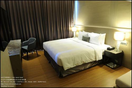 Amici Hotel Six Star Hostel