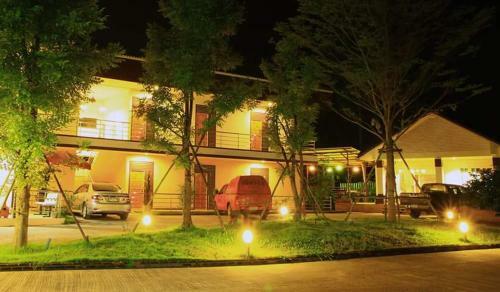 Baanpooya Hotel And Resort
