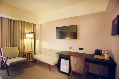 Hotel Inn By The Village
