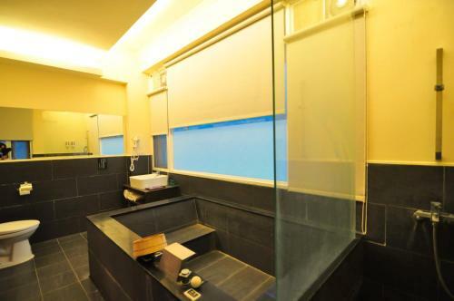 Hotel Courier Station