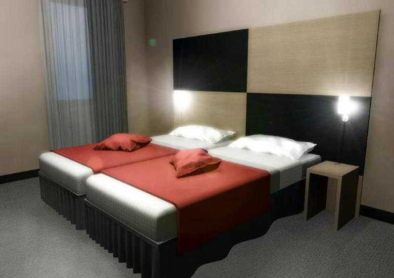 Hotel Husa De La Couronne